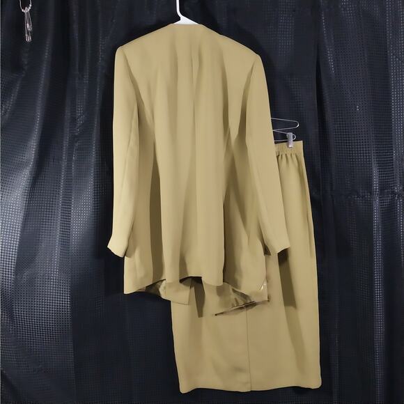 NWT! MILANO! STUNNING CELERY GREEN BERIBBONED & BEADED 3 PC SUIT SET! SZ 16 - Picture 8 of 16